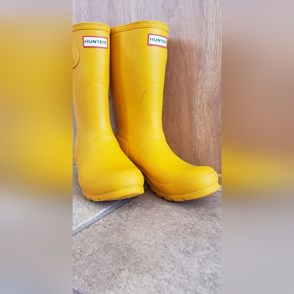 Hunter Vibrant Yellow Rain Boots
